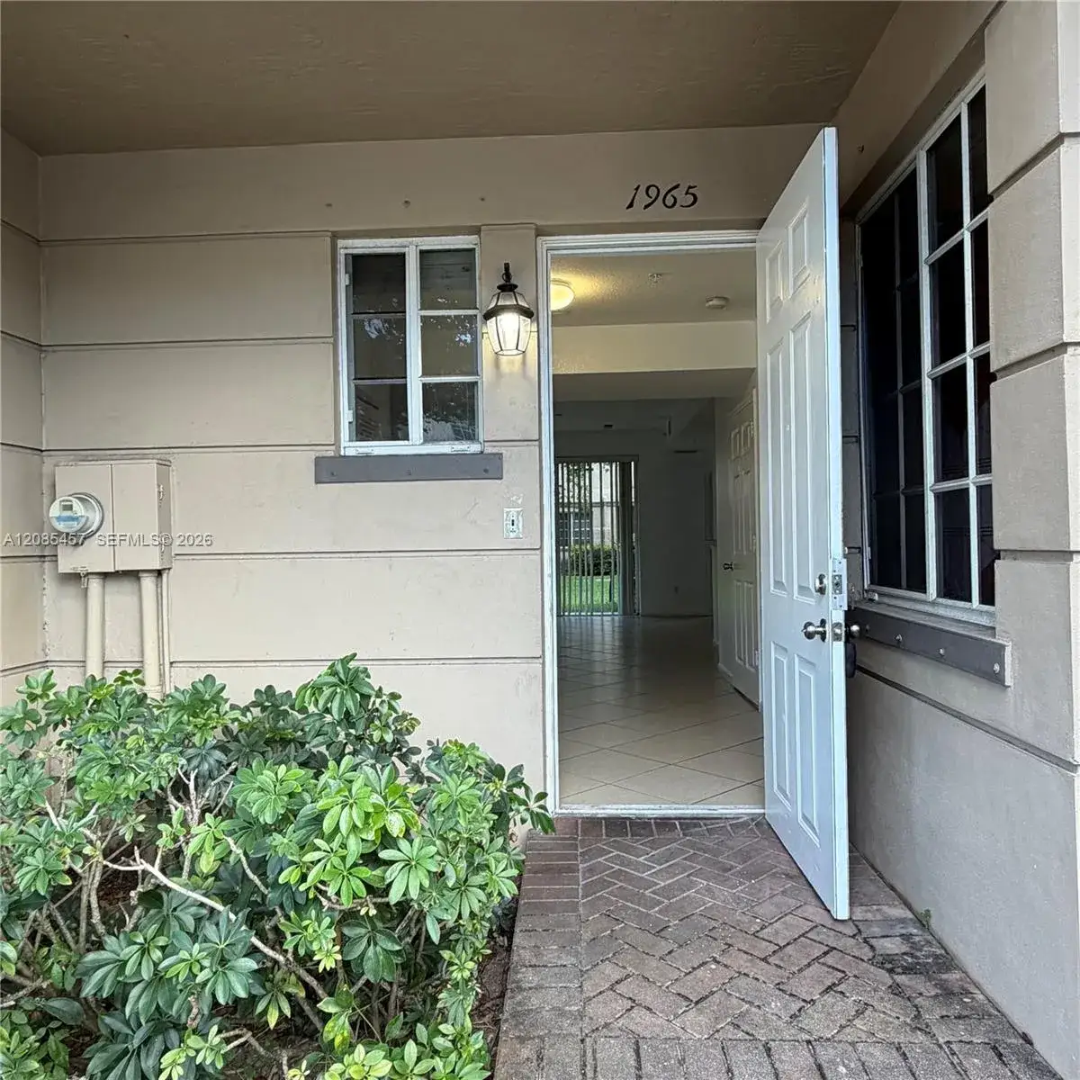 2 bedroom 2 bath Residential for sale at 1965 Freeport Ln # 1965, Riviera Beach FL 33404