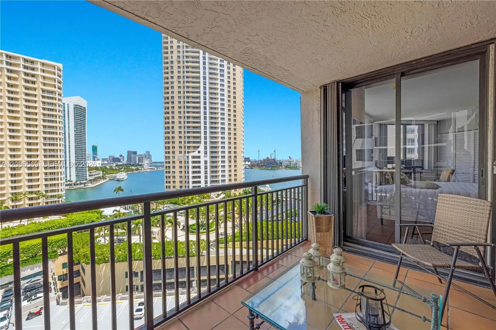 1 bedroom 1 bath Residential Lease for rent at 540 Brickell Key Dr # 1514, Miami FL 33131