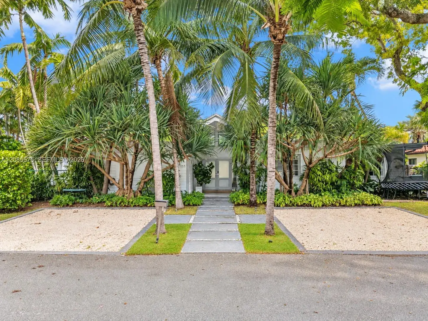 5 bedroom 5 bath Residential for sale at 755 Curtiswood Dr, Key Biscayne FL 33149