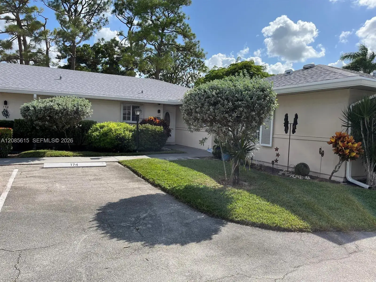 2 bedroom 1 bath Residential for sale at 176 Cape Cod Circle # 0, Lake Worth FL 33467