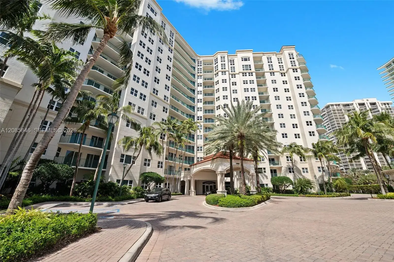 20000 E Country Club Dr # 314, Aventura FL 33180