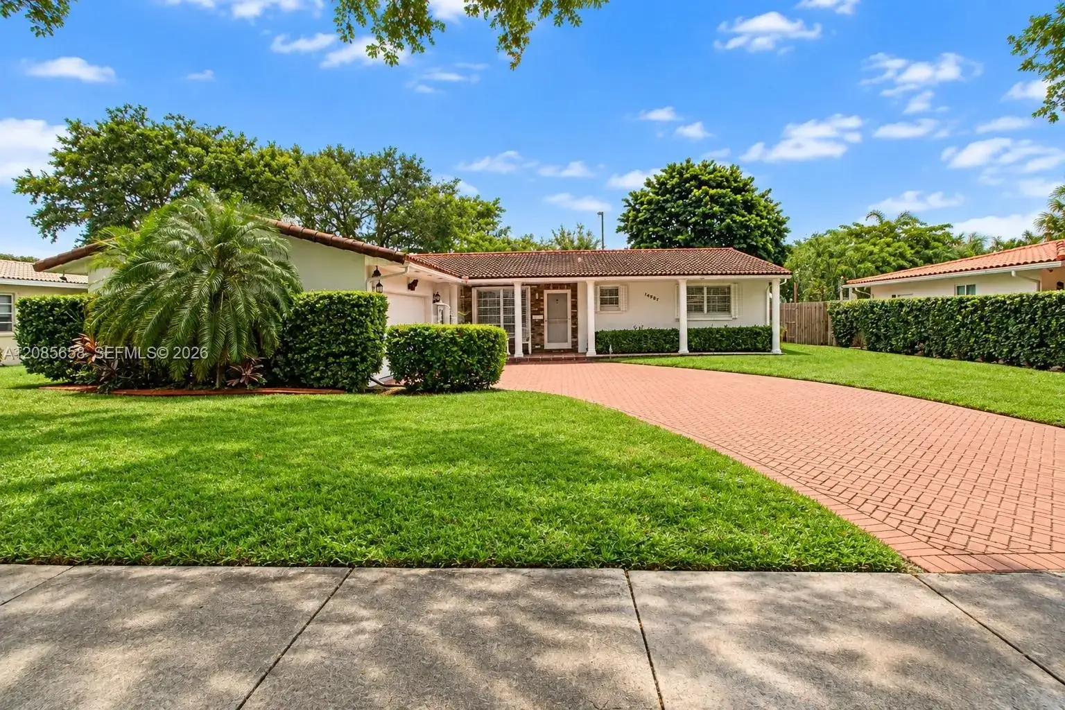 2 bedroom 2 bath Residential for sale at 14961 Egan Ln, Miami Lakes FL 33014