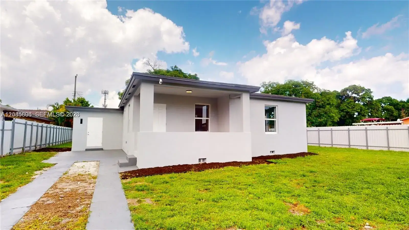 2 bedroom 1 bath Residential for sale at 511 SE 2nd Street, Hialeah FL 33010