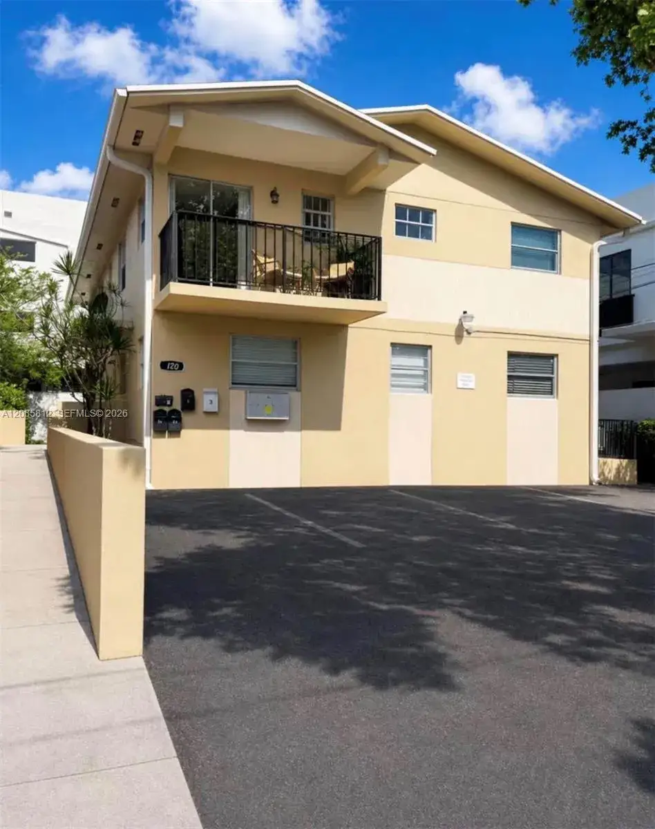 2 bedroom 1 bath Residential Lease for rent at 120 NW 10th Ave # 1, Miami FL 33128