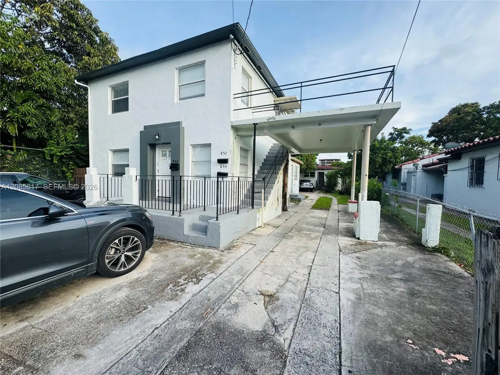 2 bedroom 1 bath Residential Lease for rent at 850 SW 5th St # 2, Miami FL 33130