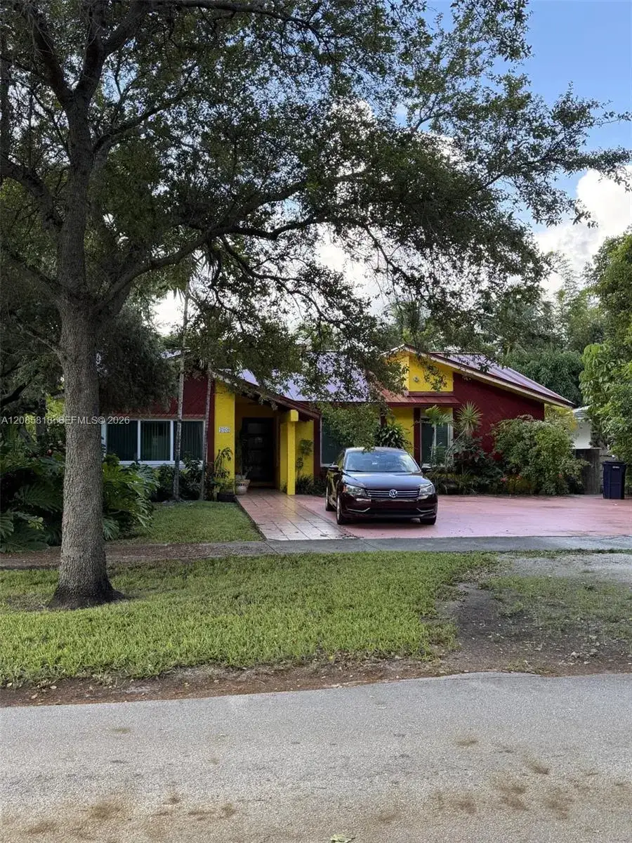 4 bedroom 3 bath Residential for sale at 400 Oriole Ave, Miami Springs FL 33166