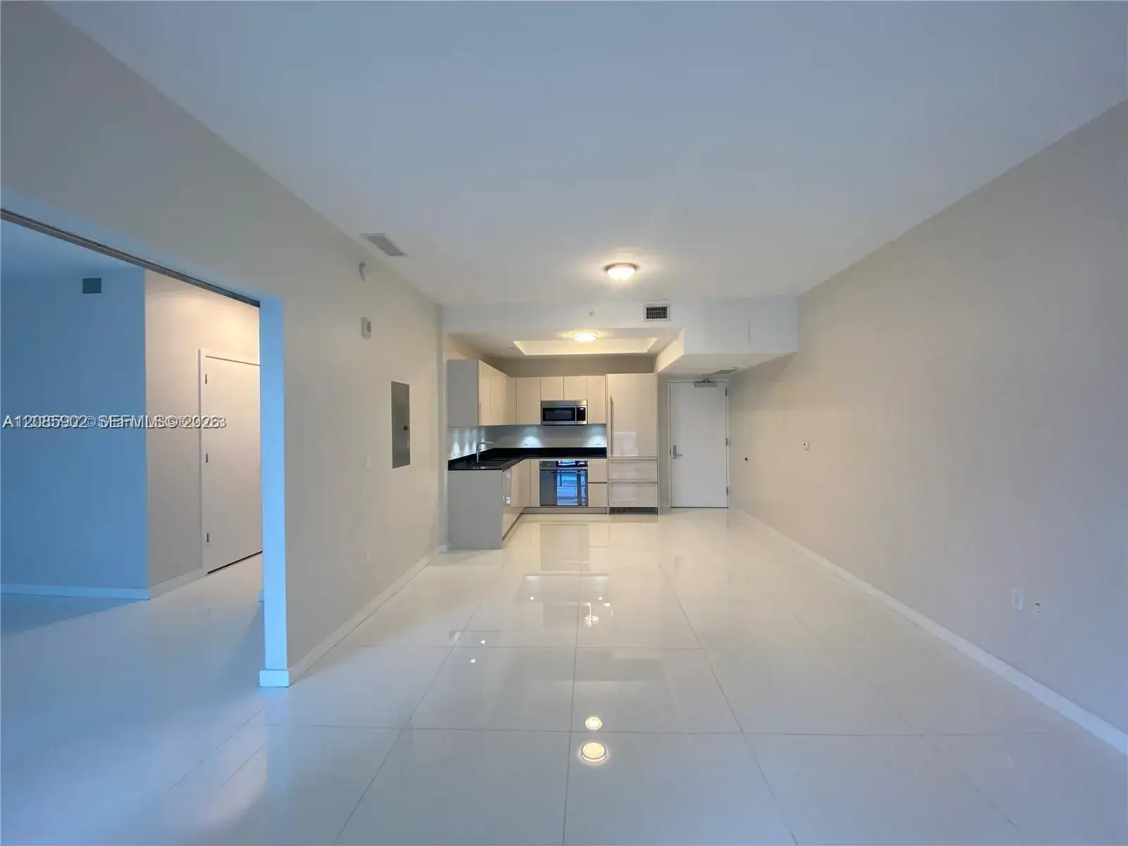 1 bedroom 1 bath Residential Lease for rent at 1010 Brickell # 4807, Miami FL 33131