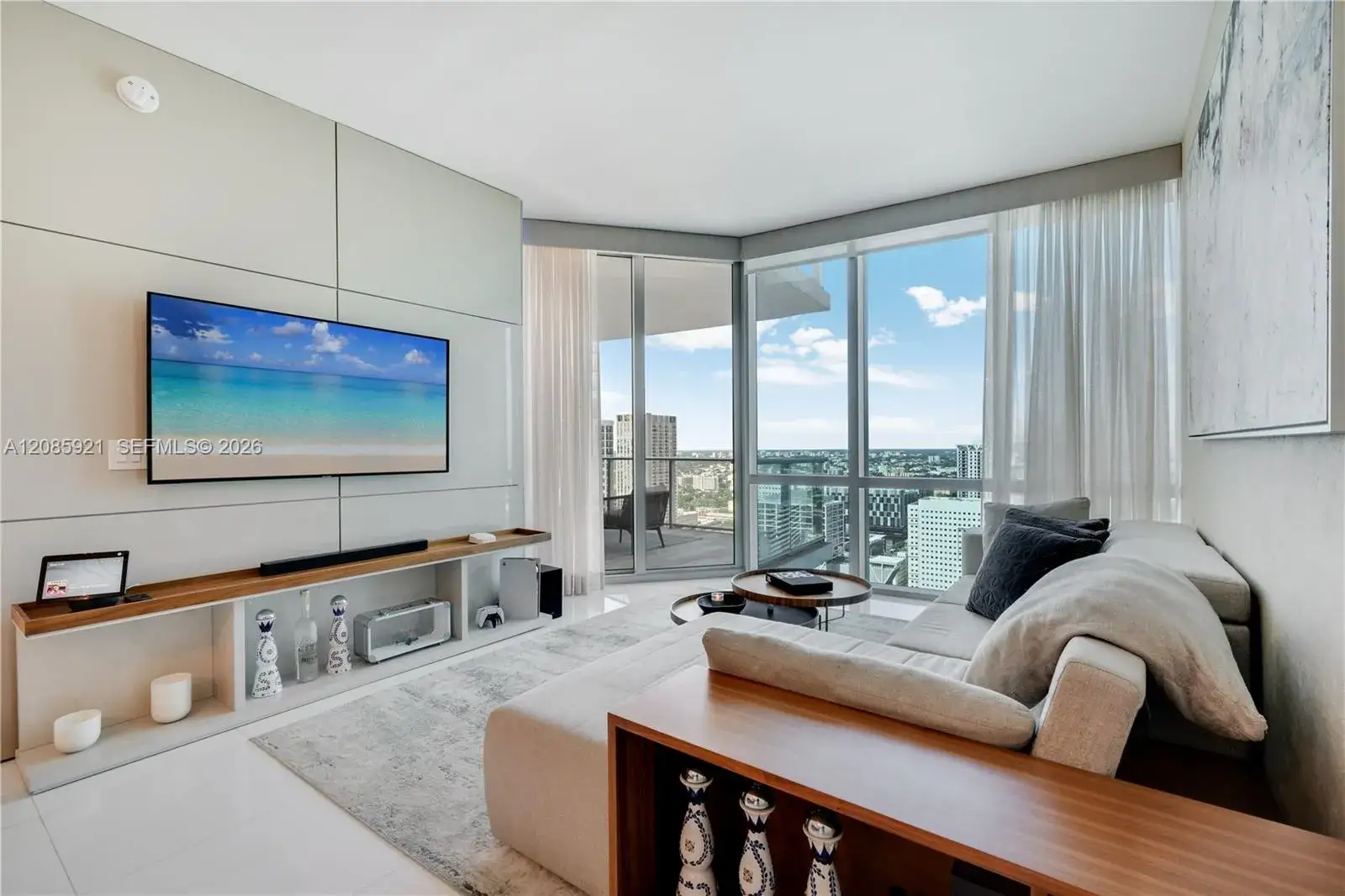 2 bedroom 3 bath Residential Lease for rent at 851 NE 1st Ave # 3408, Miami FL 33132