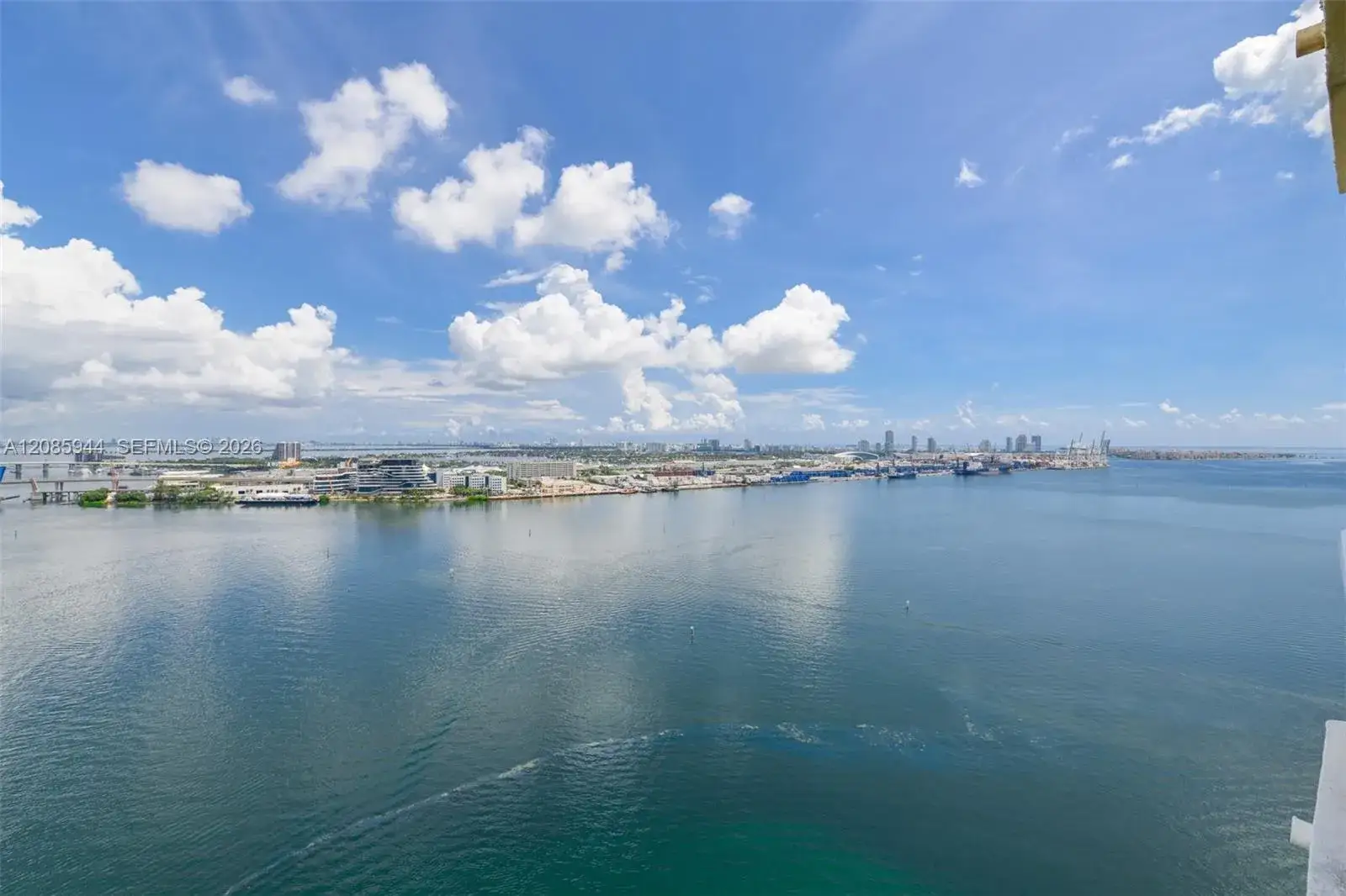 2 bedroom 2 bath Residential Lease for rent at 848 Brickell Key Dr # 2702, Miami FL 33131