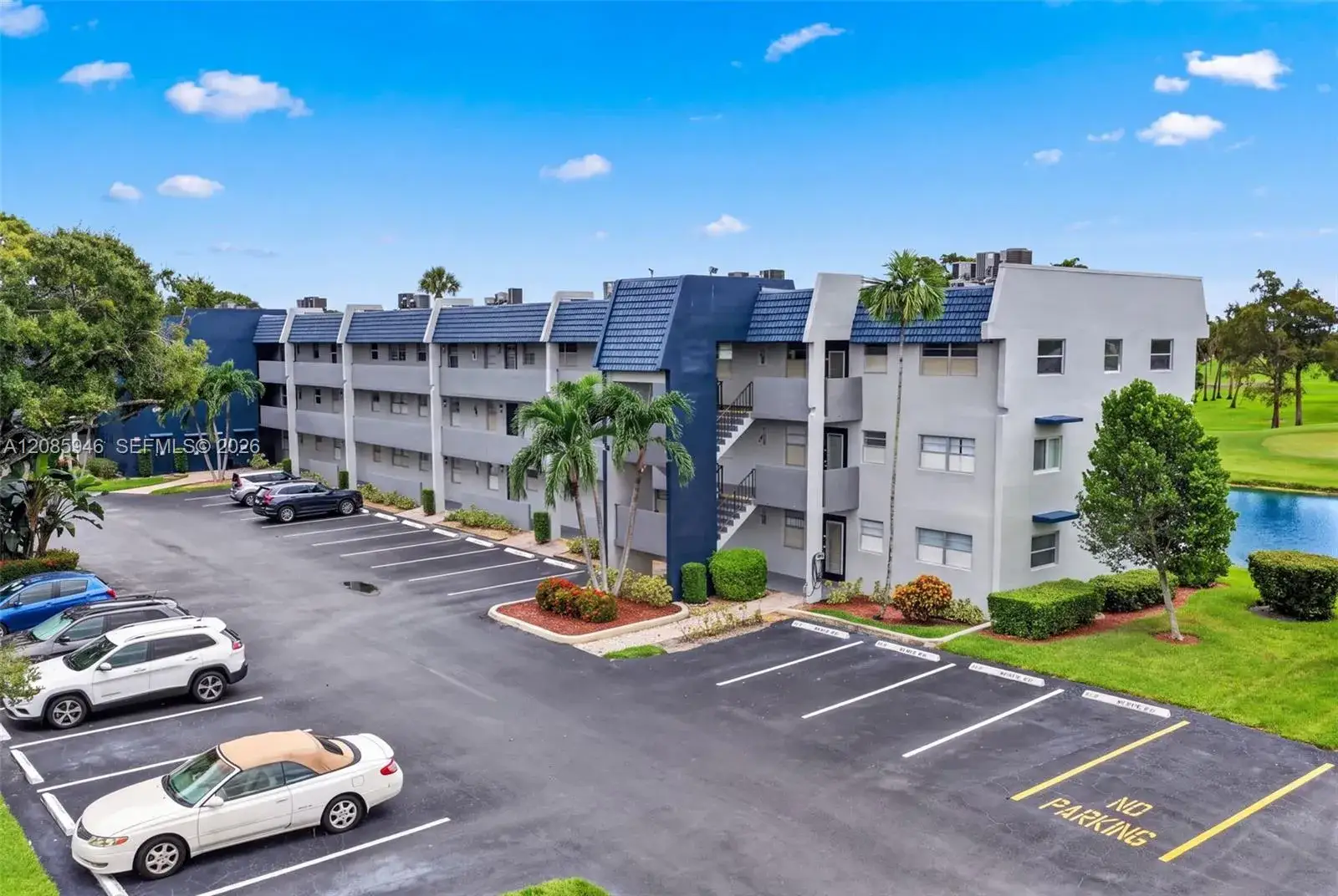 2 bedroom 2 bath Residential for sale at 7807 Golf Cir Dr # 104, Margate FL 33063