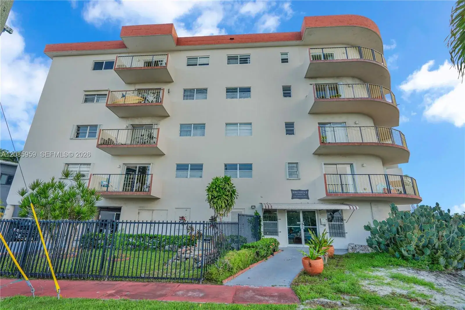 1 bedroom 1 bath Residential for sale at 7150 Indian Creek Dr # 505, Miami Beach FL 33141