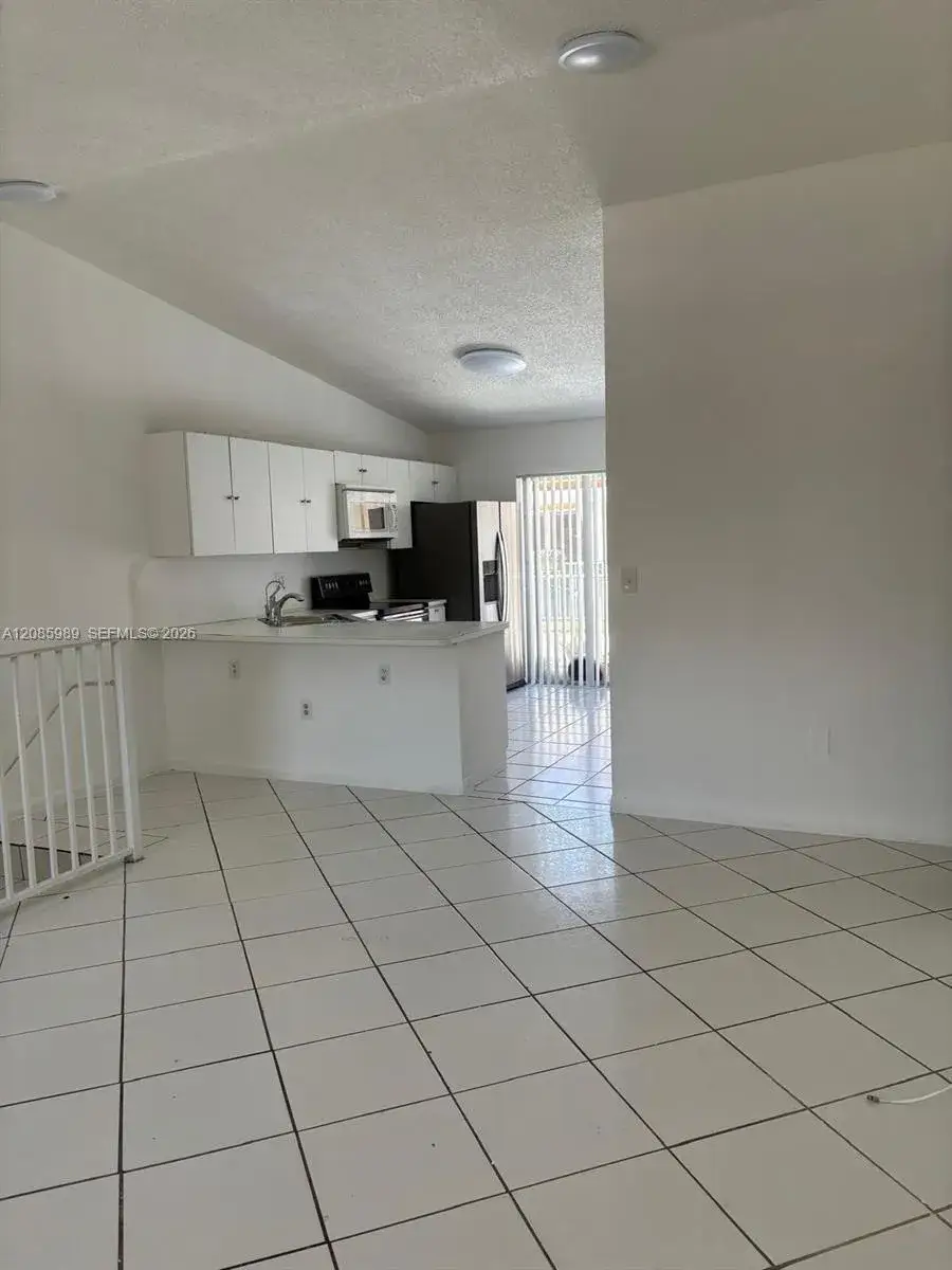 3 bedroom 2 bath Residential Lease for rent at 7778 W 34th Ln # 201, Hialeah FL 33018