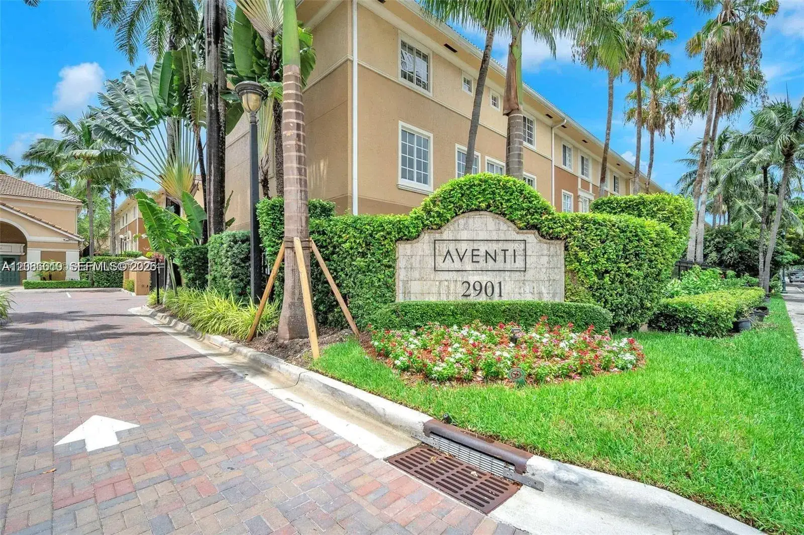 1 bedroom 1 bath Residential Lease for rent at 2965 NE 185th St # 1503, Aventura FL 33180