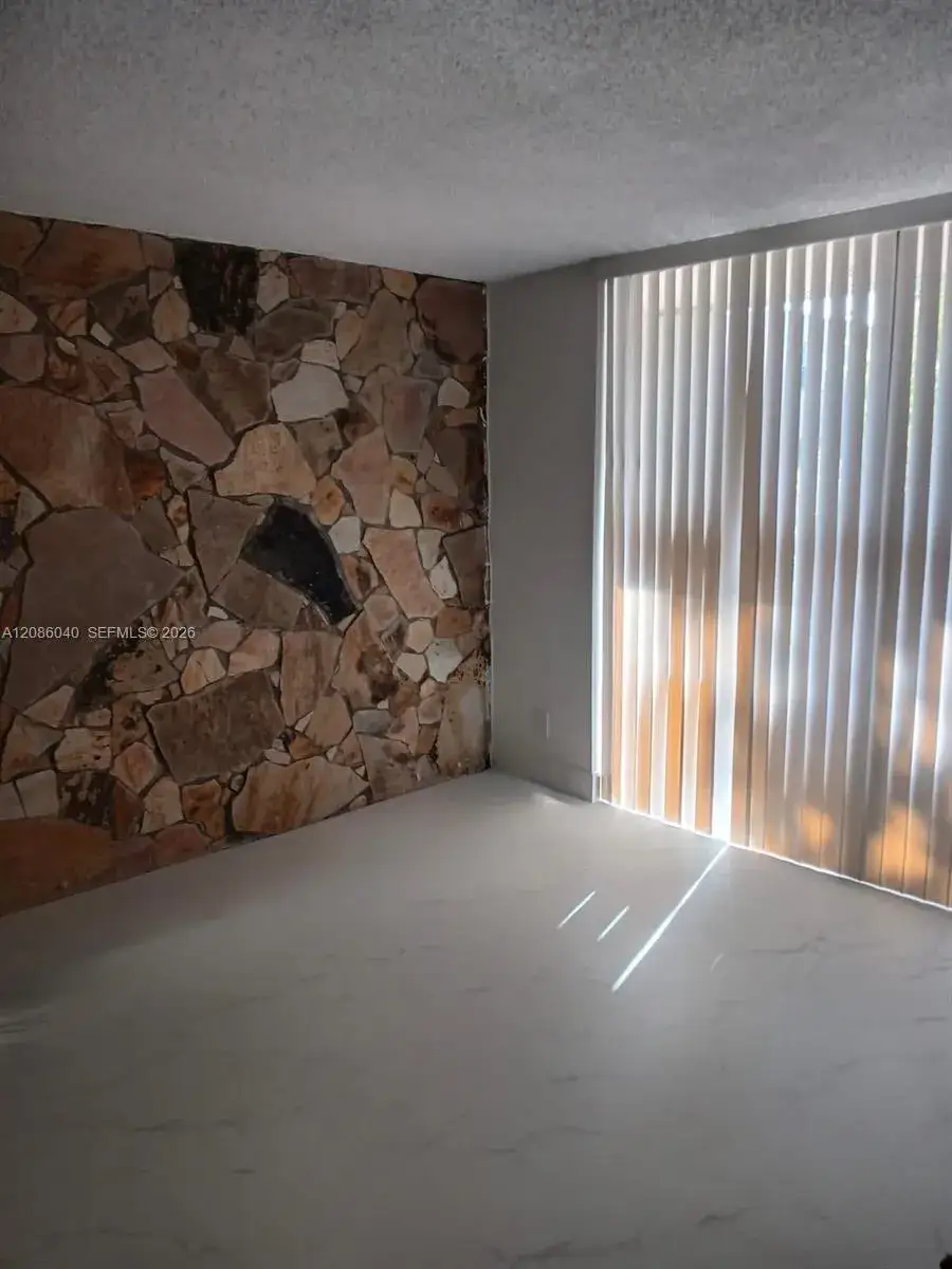 2 bedroom 2 bath Residential Lease for rent at 8405 NW 8th St # 311, Miami FL 33126