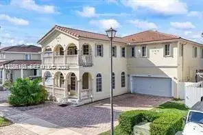 6 bedroom 4 bath Residential for sale at 14045 SW 278th St, Homestead FL 33032