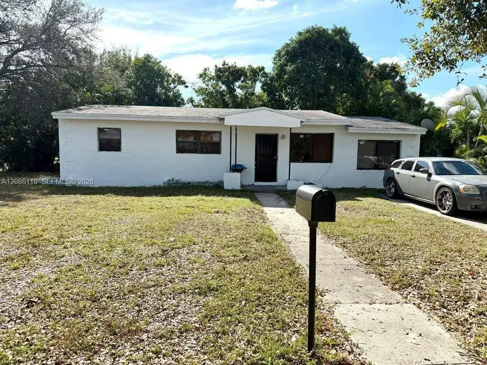 4 bedroom 3 bath Residential for sale at 3350 NW 171 ter, Miami Gardens FL 33056