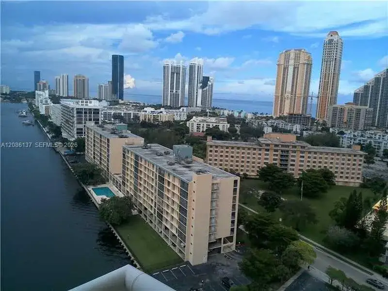 1 bedroom 1 bath Residential for sale at 251 174 # 1601, Sunny Isles Beach FL 33160