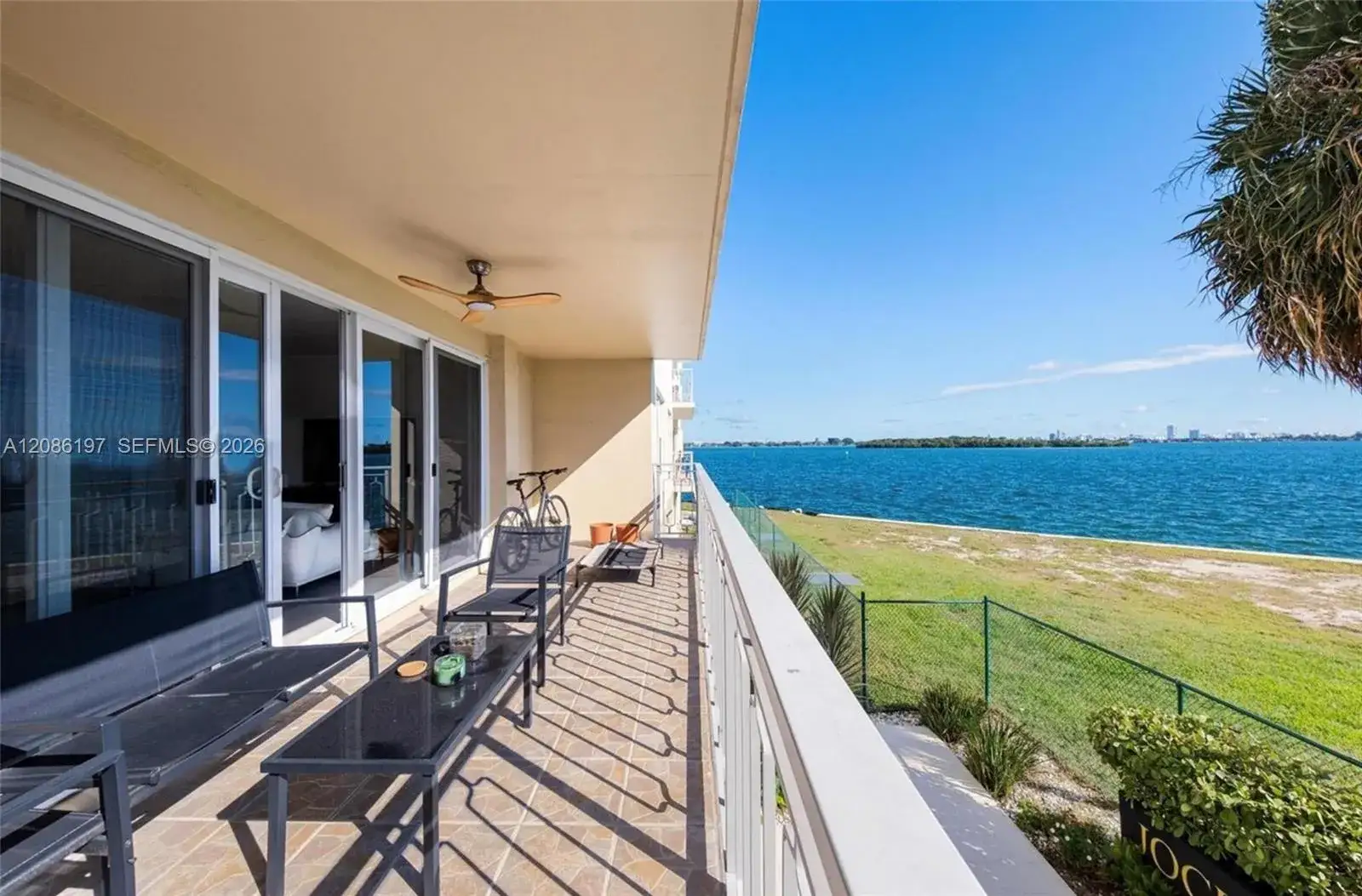 2 bedroom 2 bath Residential for sale at 11111 Biscayne # 2D, Miami FL 33181