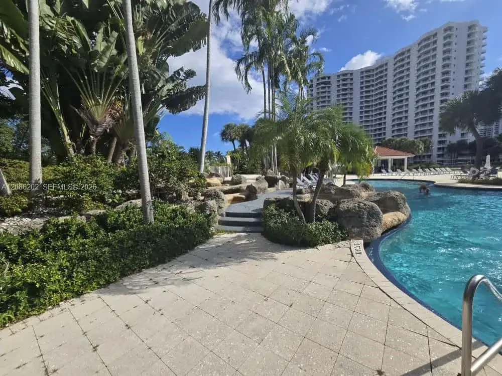 2 bedroom 2 bath Residential for sale at 3300 NE 191st St # 1202, Aventura FL 33180