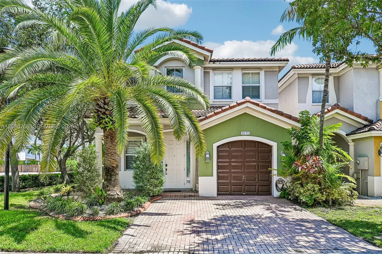 4 bedroom 3 bath Residential for sale at 8175 NW 114th Pl, Doral FL 33178