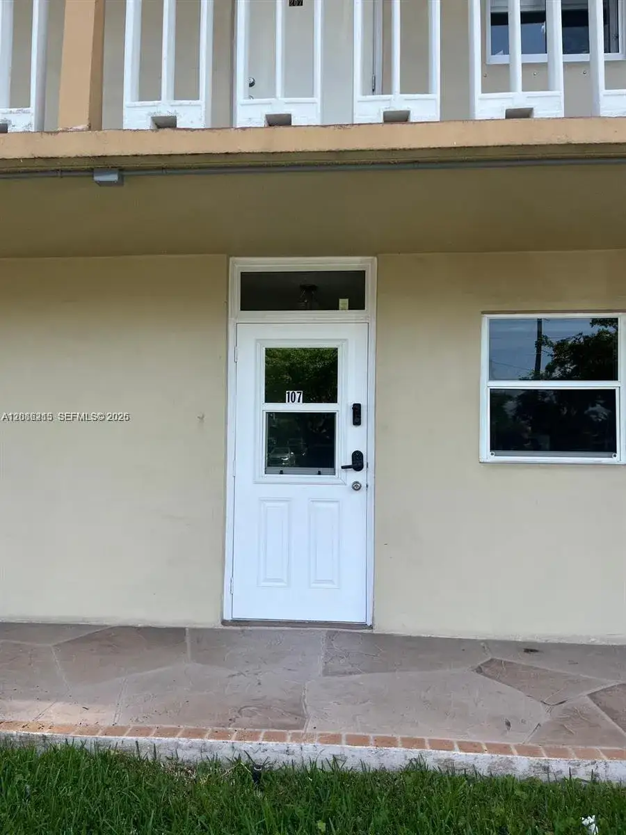 2 bedroom 2 bath Residential for sale at 620 NE 12th Ave # 107, Hallandale Beach FL 33009