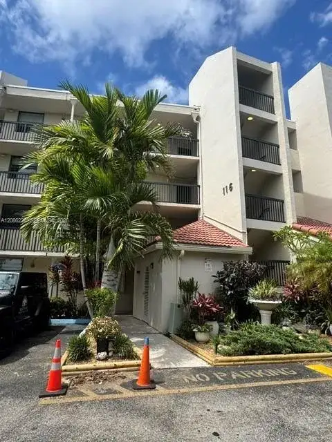 2 bedroom 2 bath Residential for sale at 116 Lake Emerald Dr # 202, Oakland Park FL 33309
