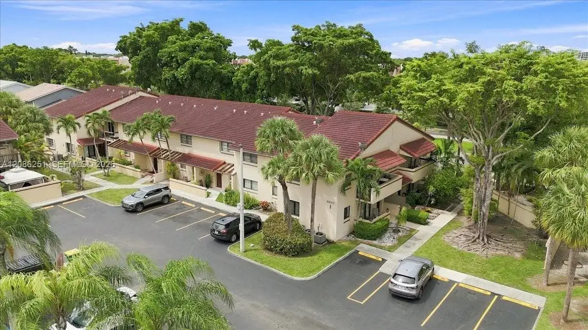 2 bedroom 2 bath Residential Lease for rent at 6375 SW 136th Ct # 202I, Miami FL 33183