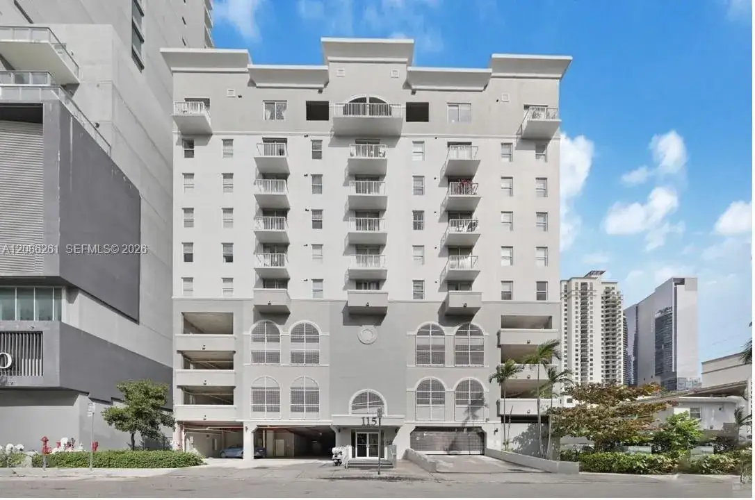 1 bedroom 1 bath Residential Lease for rent at 115 SW 11th St # 704, Miami FL 33130