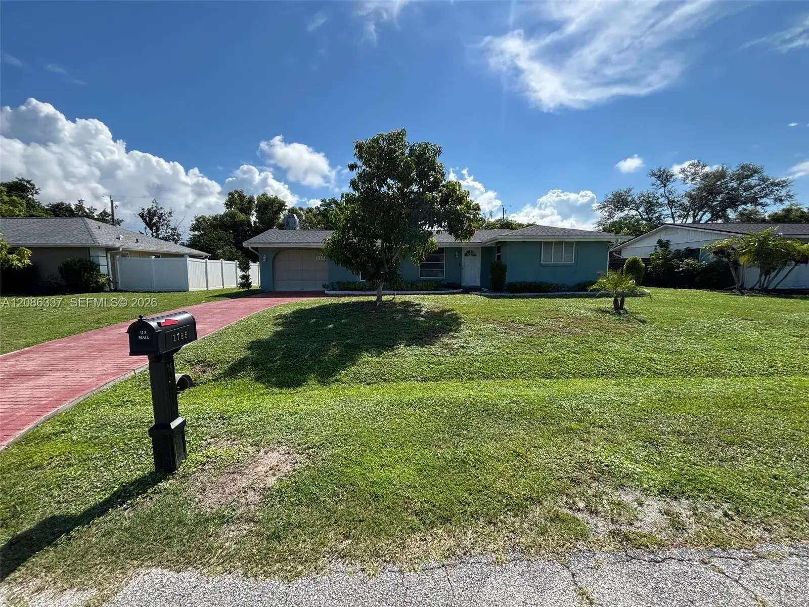 3 bedroom 2 bath Residential Lease for rent at 1785 Birch Drive, Venice FL 34293