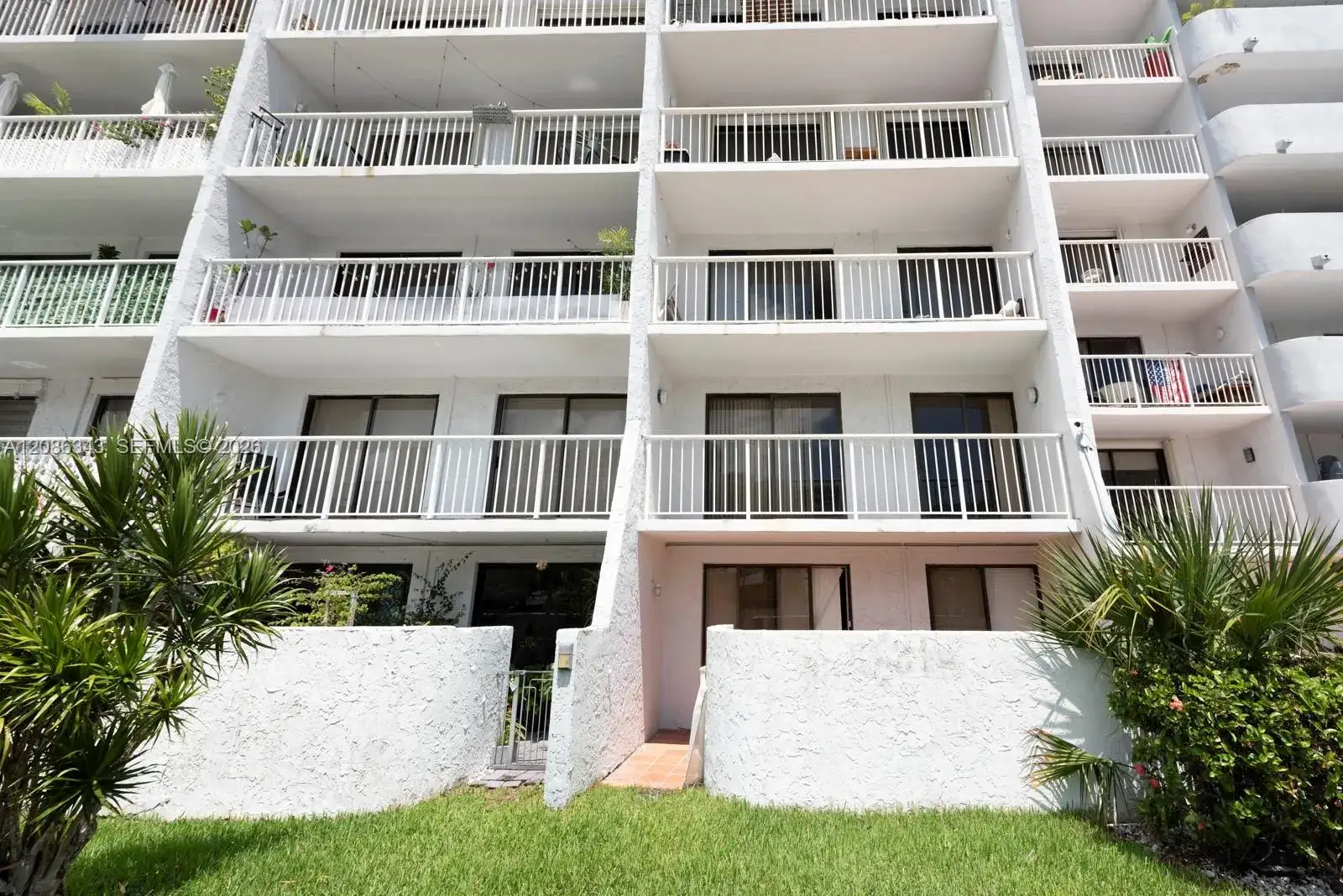 1 bedroom 1 bath Residential Lease for rent at 1650 NE 115th St # 108, Miami FL 33181
