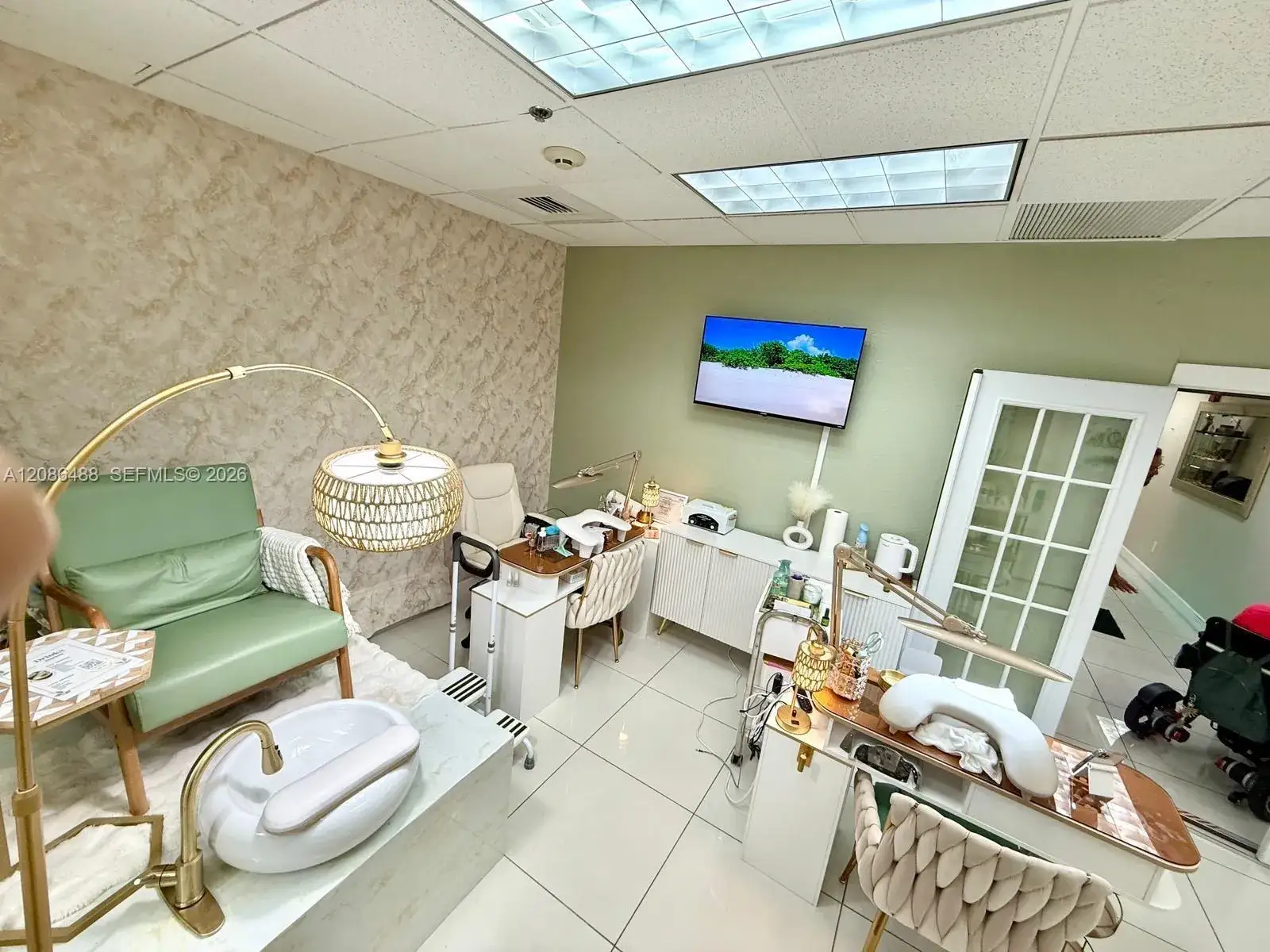 Business Opportunity for sale at Salon Suite for Sale, Deerfield Beach FL 33441