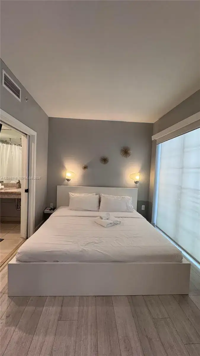 1 bedroom 1 bath Residential for sale at 1036 Ocean Dr # B205, Miami Beach FL 33139