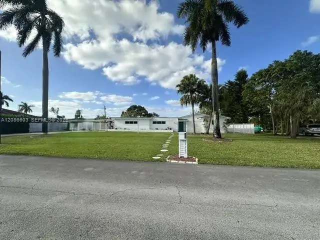3 bedroom 2 bath Residential for sale at 11125 SW 173rd Ter, Miami FL 33157