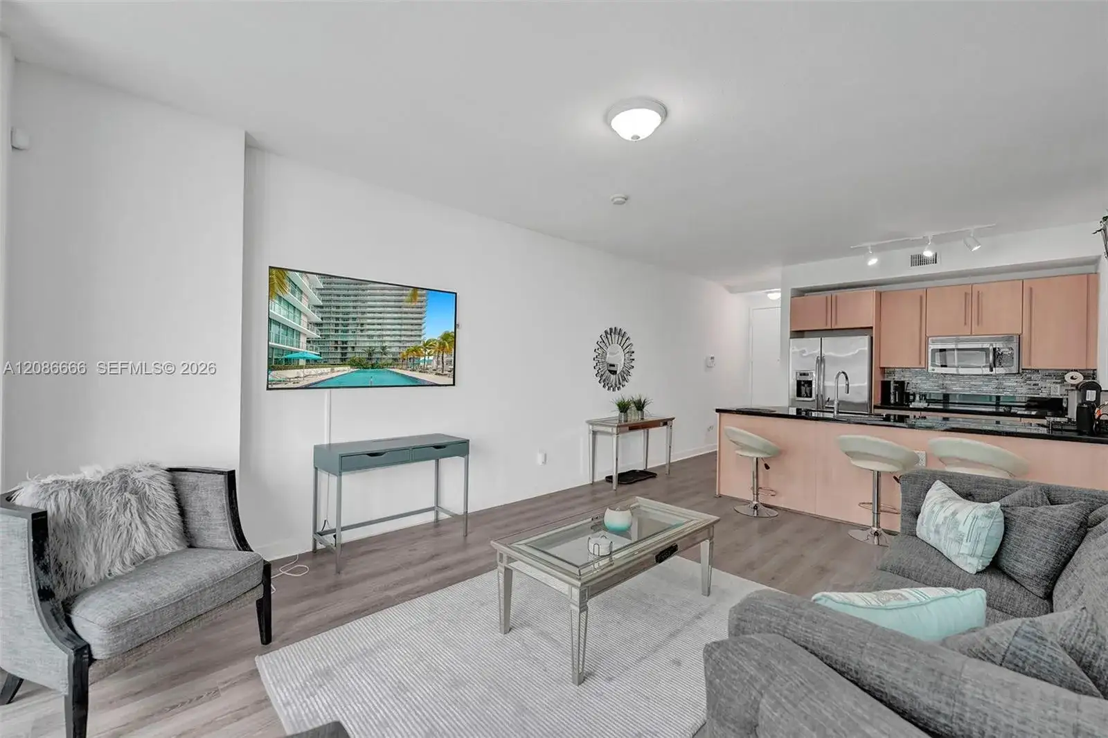 1 bedroom 1 bath Residential for sale at 79 SW 12th St, Miami FL 33130