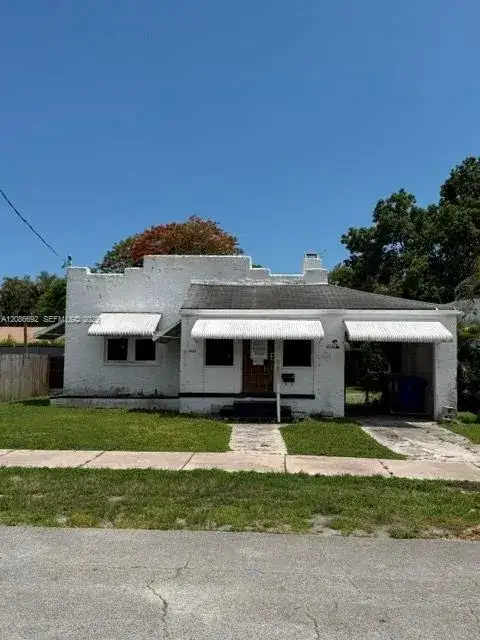 3 bedroom 1 bath Residential for sale at 3322 SW 9th St, Miami FL 33135