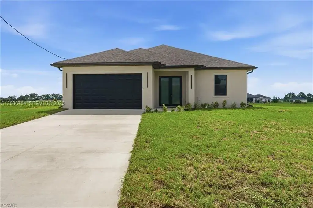 3 bedroom 2 bath Residential for sale at 9014 Lawn CT, La Belle FL 33935