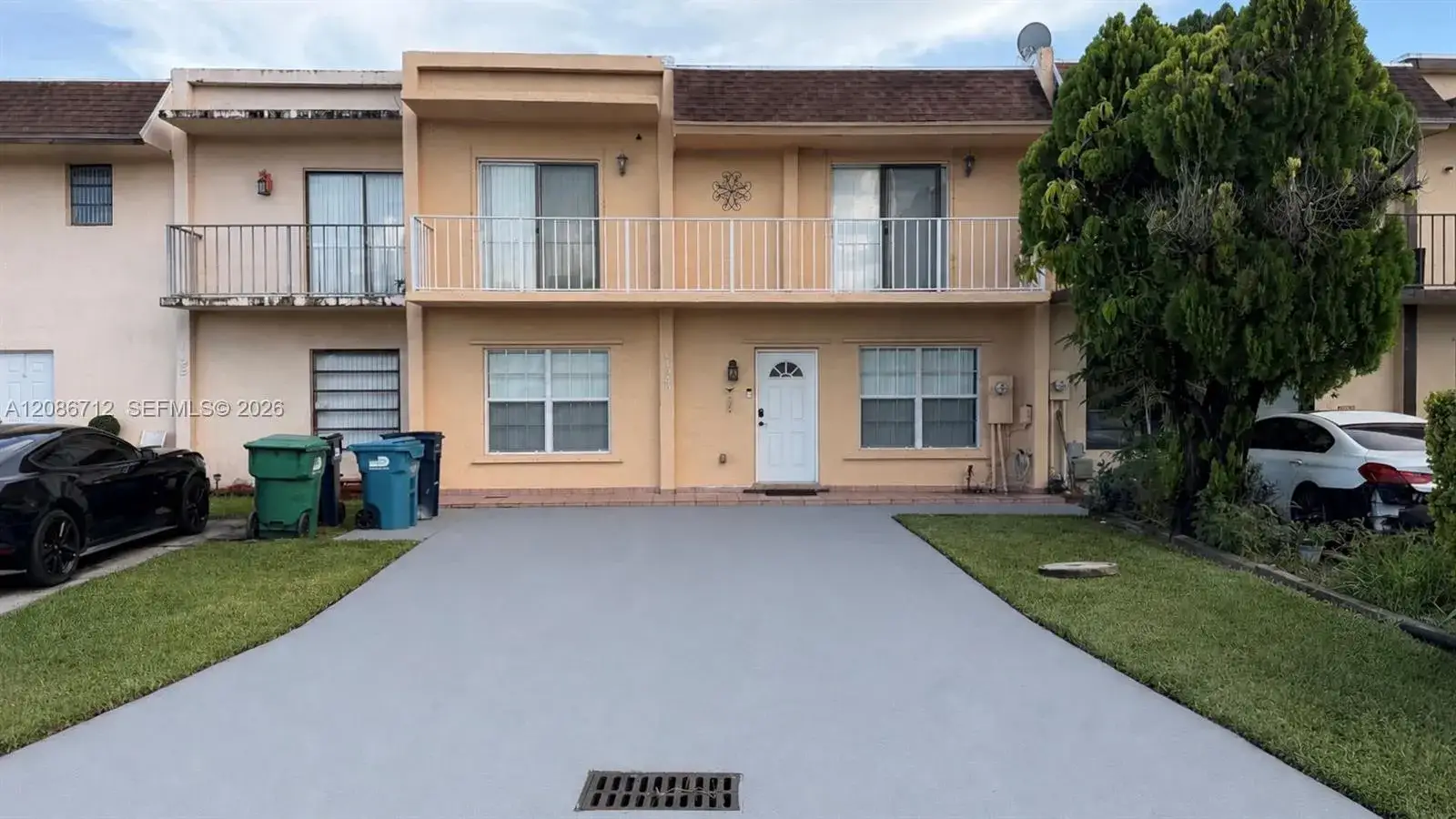 3 bedroom 3 bath Residential for sale at 11249 SW 33rd Cir Pl, Miami FL 33165