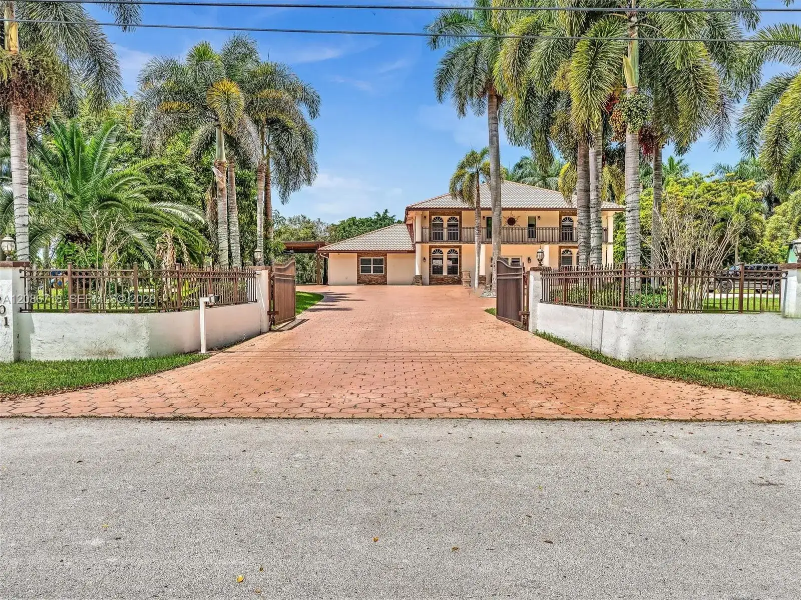 5 bedroom 4 bath Residential for sale at 5301 SW 190th Ave, Southwest Ranches FL 33332