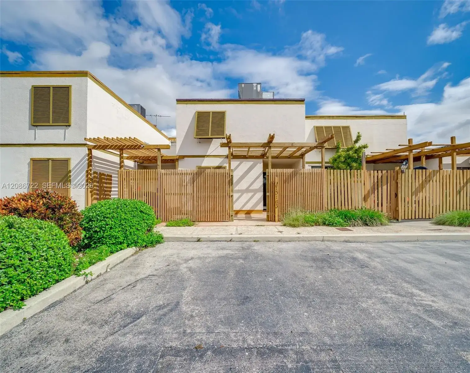 3 bedroom 2 bath Residential Lease for rent at 13163 SW 11th Lane Cir # 13163, Miami FL 33184