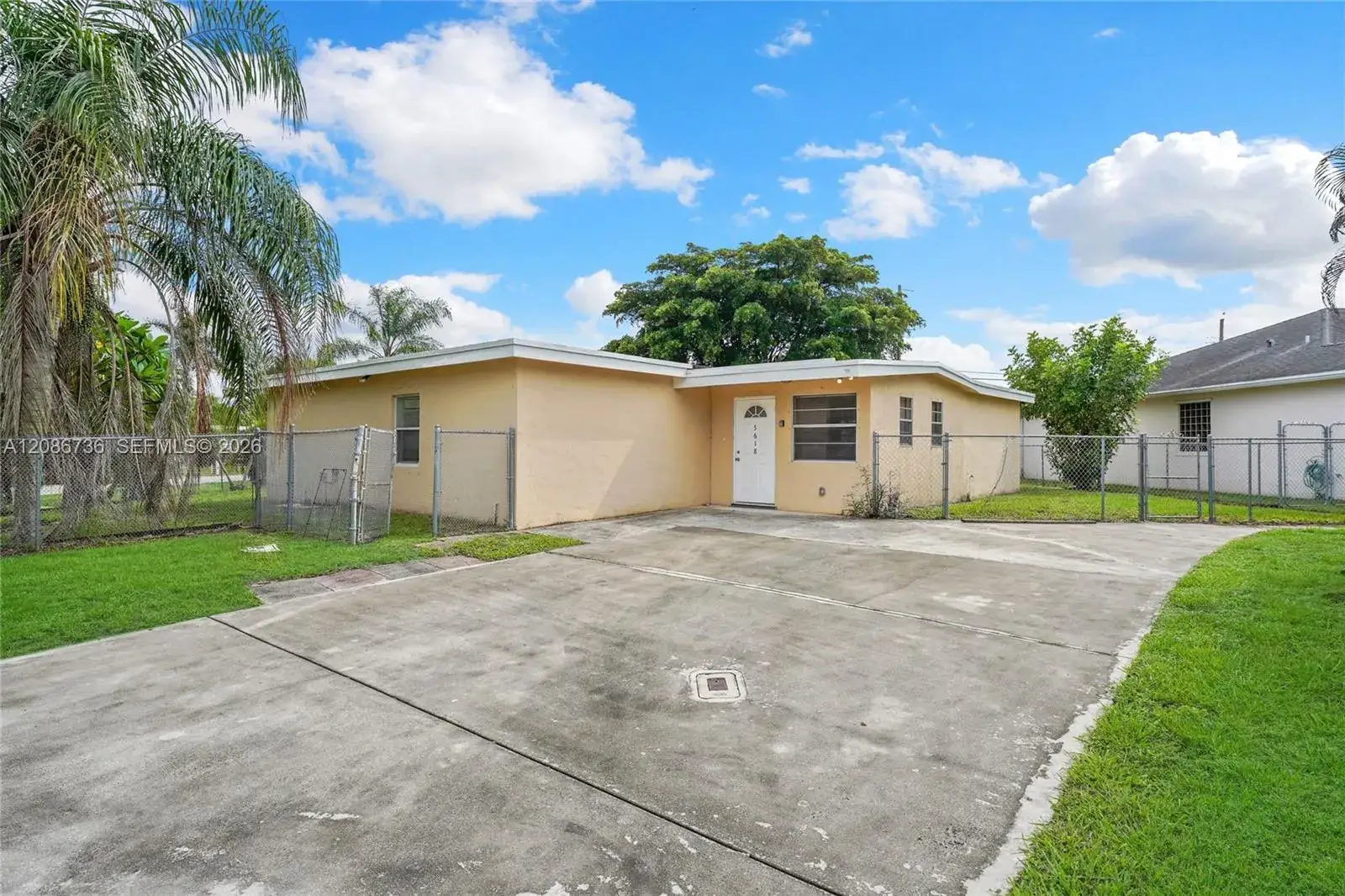 3 bedroom 3 bath Residential for sale at 5618 Cinnamon Dr, West Palm Beach FL 33415