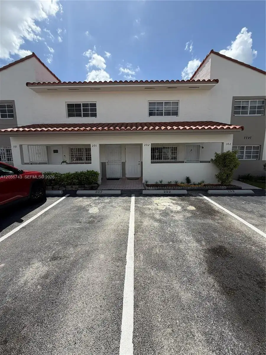 2 bedroom 2 bath Residential for sale at 7727 W 29th Ln # 39, Hialeah FL 33018