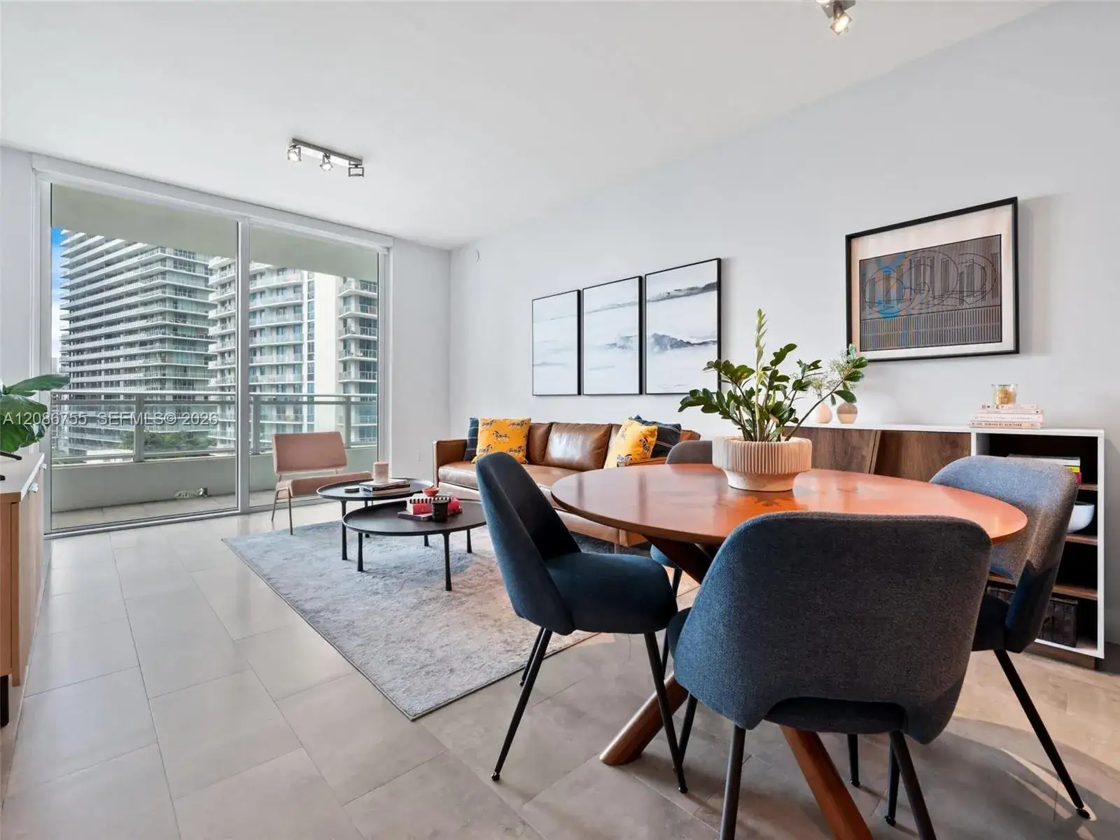 1 bedroom 1 bath Residential for sale at 1080 Brickell Ave # 1403, Miami FL 33131