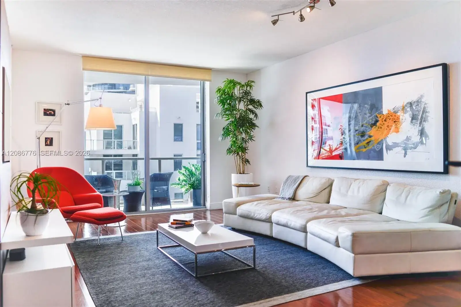 1 bedroom 1 bath Residential Lease for rent at 1060 Brickell Ave # 3515, Miami FL 33131