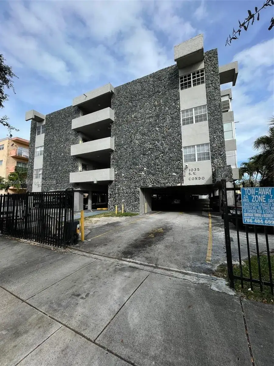 2 bedroom 1 bath Residential Lease for rent at 1035 W 77th St # 412, Hialeah FL 33014