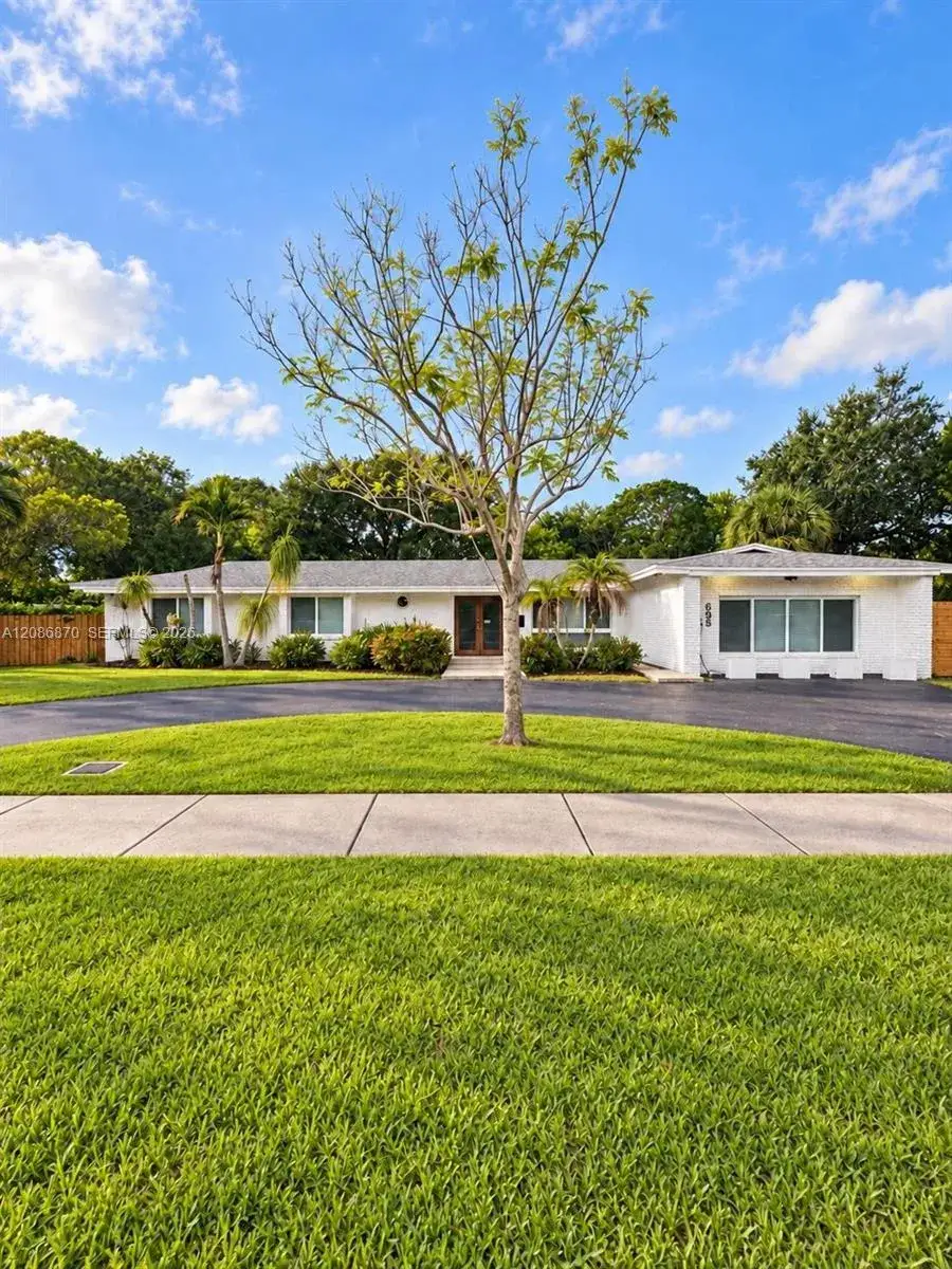 5 bedroom 3 bath Residential for sale at 695 SW 65th Ave, Margate FL 33068