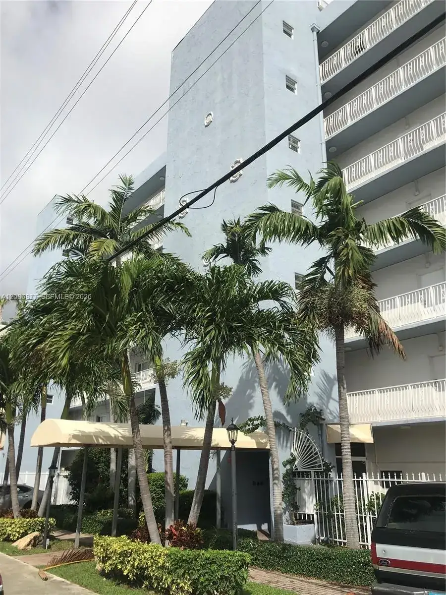 1 bedroom 1 bath Residential for sale at 677 NE 24 th # 704, Miami FL 33137