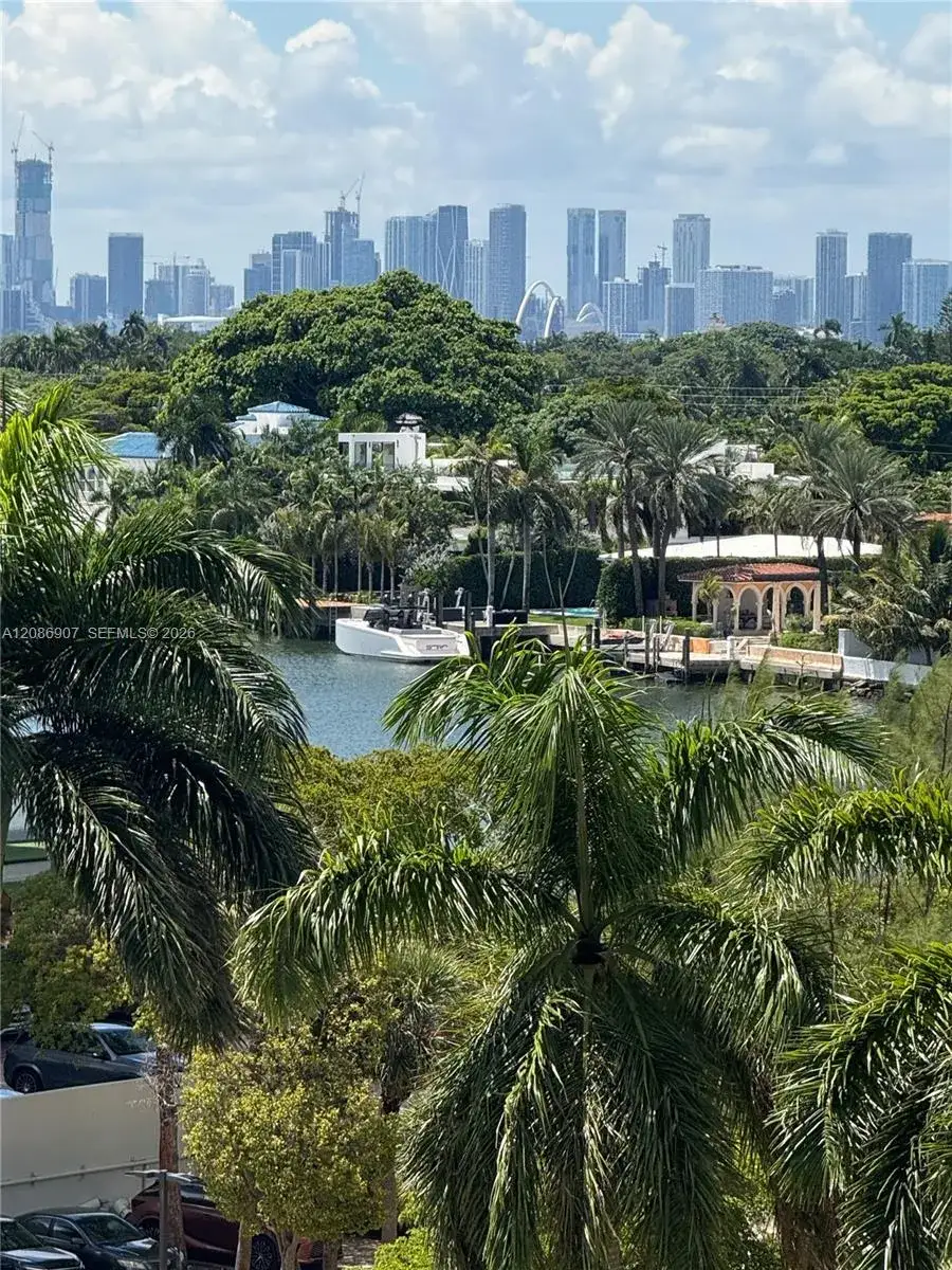 1 bedroom 2 bath Residential Lease for rent at 5555 Collins Ave # 7Z, Miami Beach FL 33140