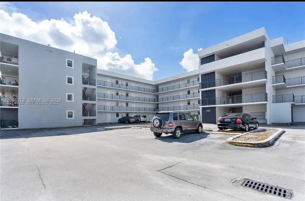2 bedroom 2 bath Residential Lease for rent at 5825 W 25th Ct # 311, Hialeah FL 33016