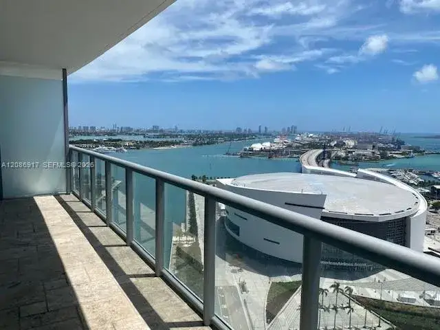 1 bedroom 1 bath Residential Lease for rent at 888 Biscayne Blvd # 2602, Miami FL 33132