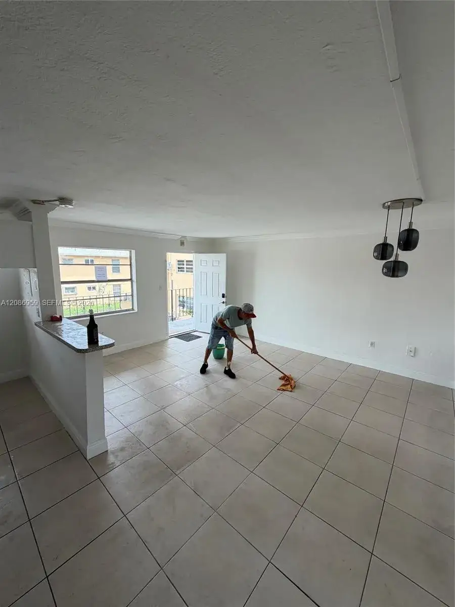 1 bedroom 1 bath Residential Lease for rent at 3855 SW 79th Ave # 19, Miami FL 33155